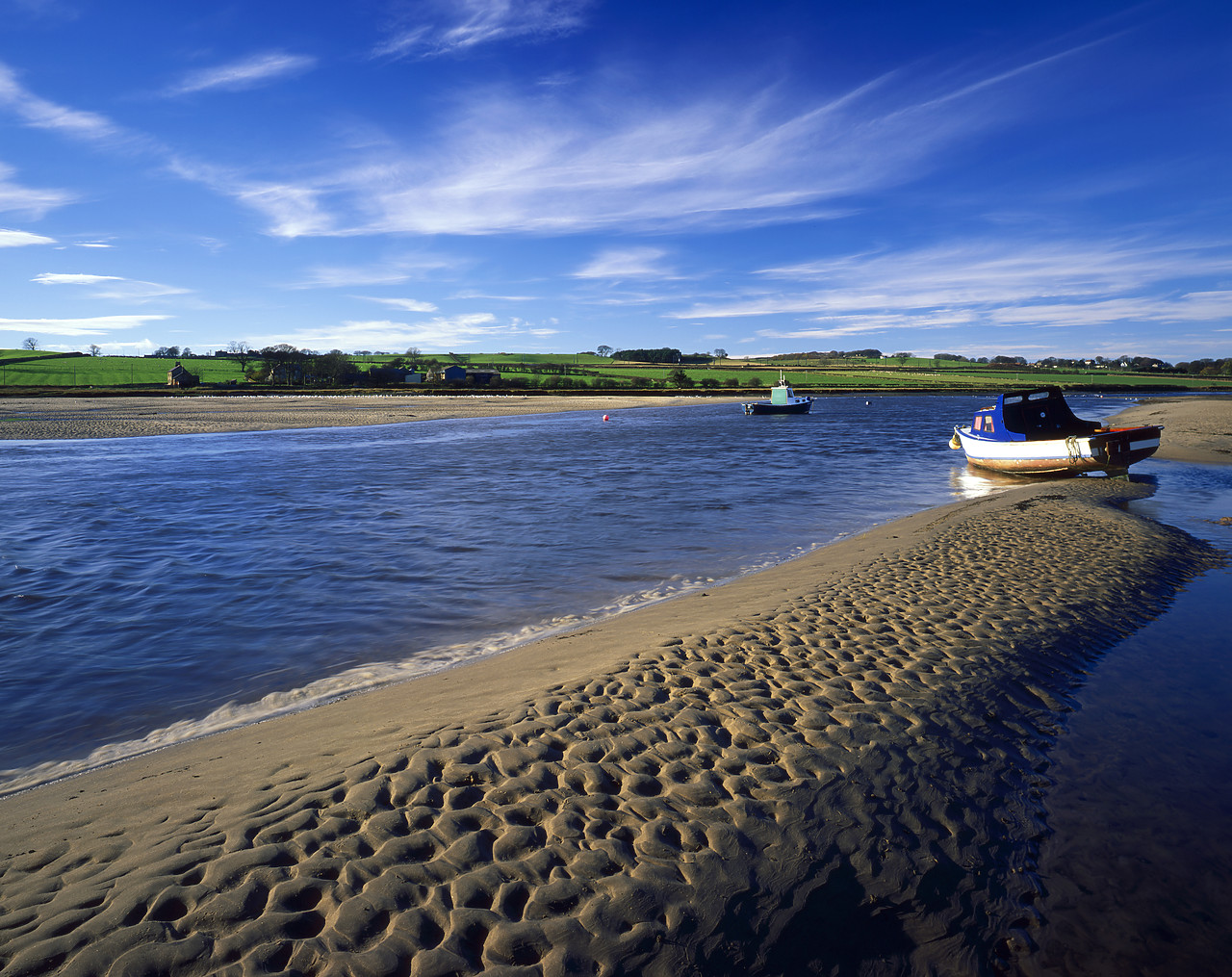#010381-1 - Boats at Low Tide, Alnmouth, Northumberland, England
