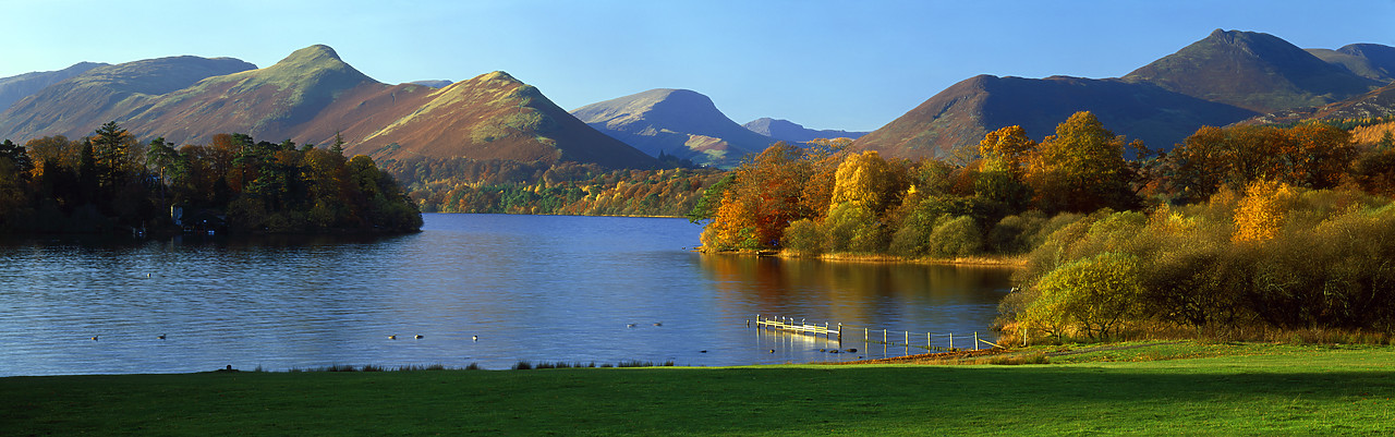 #030391-1 - Derwent Water in Autumn, Lake District National Park, Cumbria, England