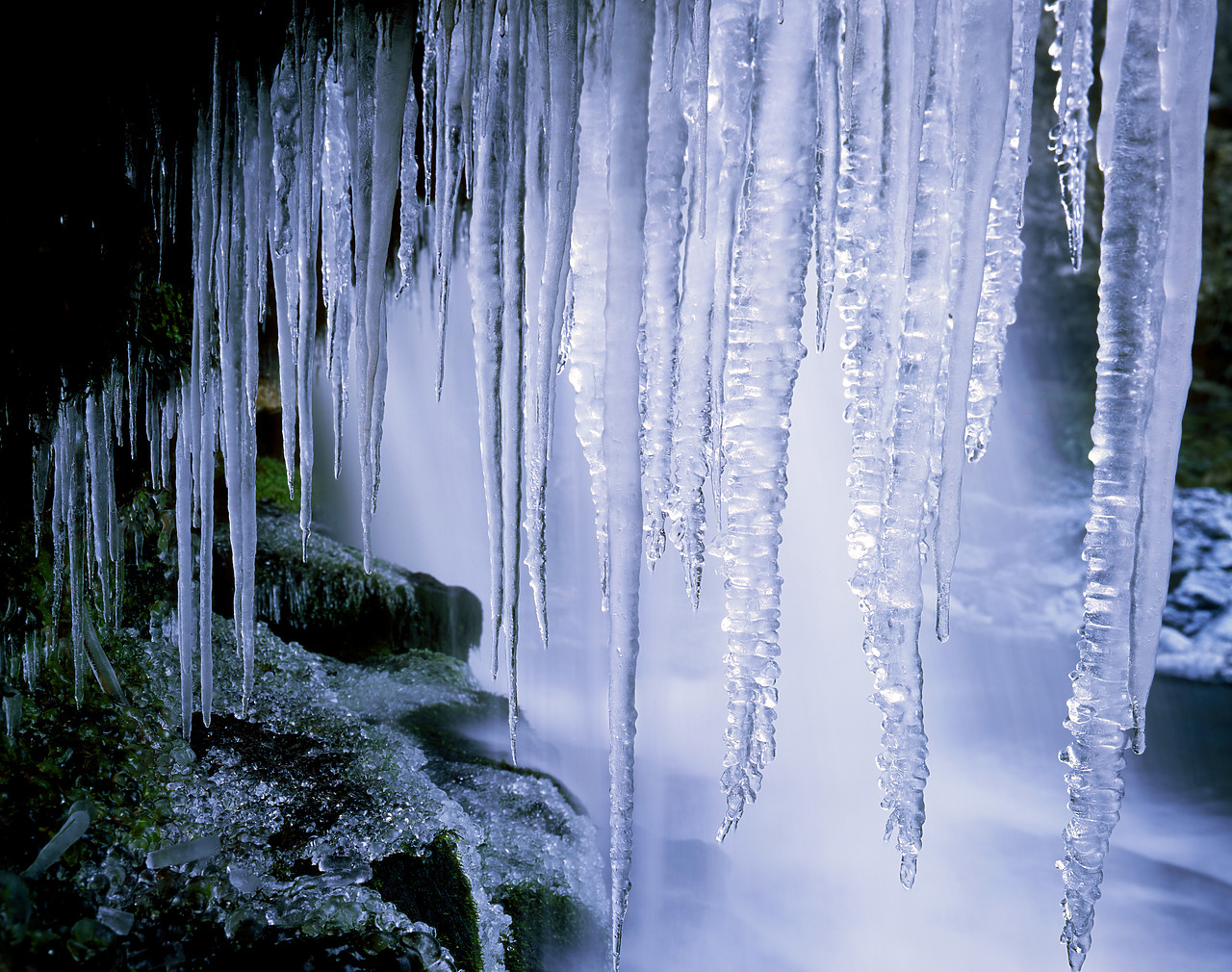 #040009-2 - Icicles & West Burton Falls, North Yorkshire, England