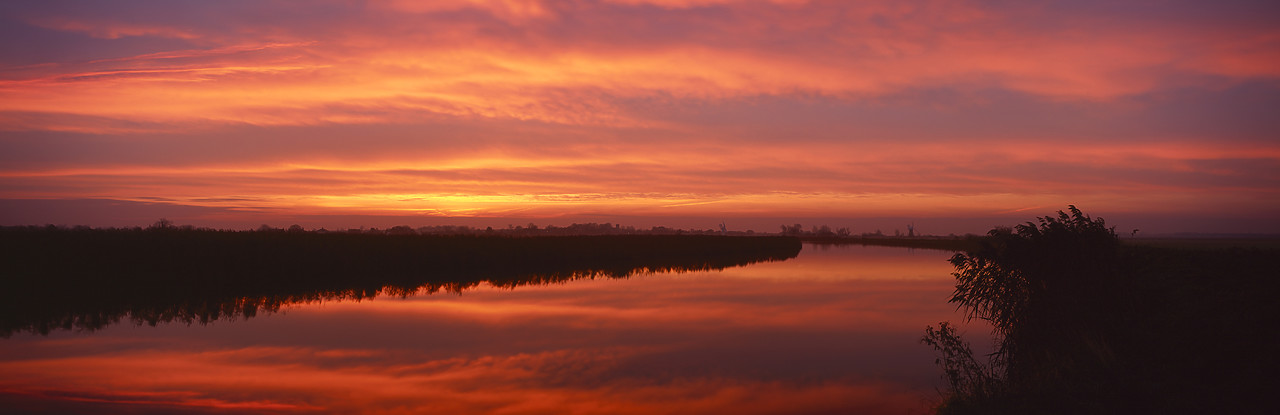 #040266-3 - Sunrise over River Thurne, Norfolk Broads National Park, Norfolk, England