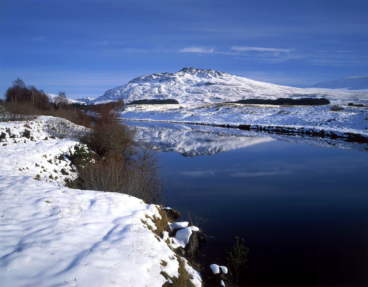 #050072_1 - Winter Reflections of Binnein Shuas, Moy, Highland Region, Scotland