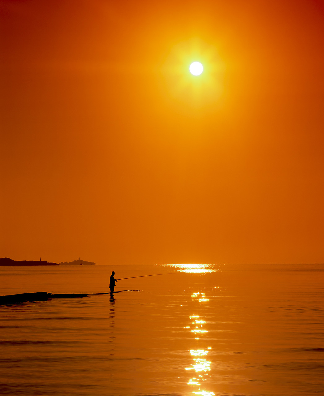 #050239-2 - Fisherman at Sunrise, Alcœdia Bay, Mallorca, Spain