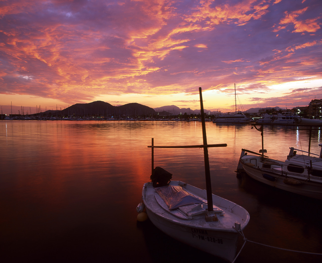 #050251-1 - Harbour Sunset, Port D' Alcœdia, Mallorca, Spain