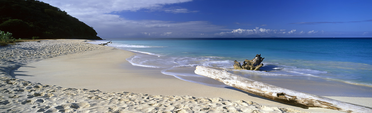 #070014-1 - Fryes Beach, Antigua, Caribbean, West Indies