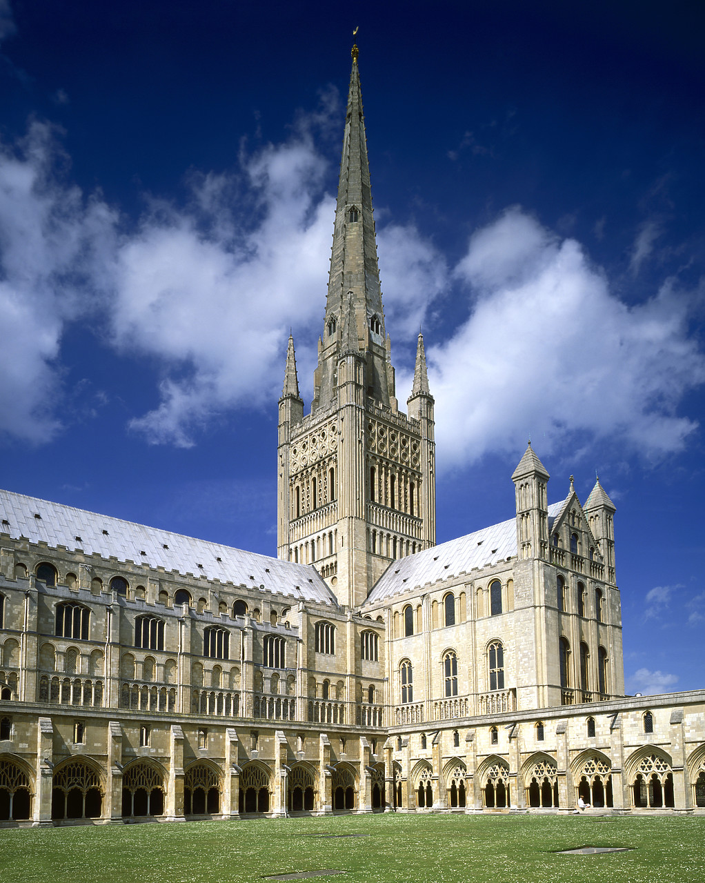 #881387 - Norwich Cathedral, Norfolk, England