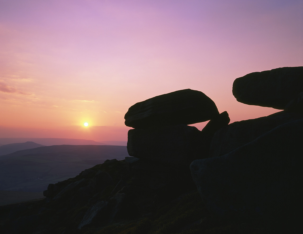 #913374-1 - Rock Outcroppings at Sunset, Stanage Edge, Peak District National Park, Derbyshire, England
