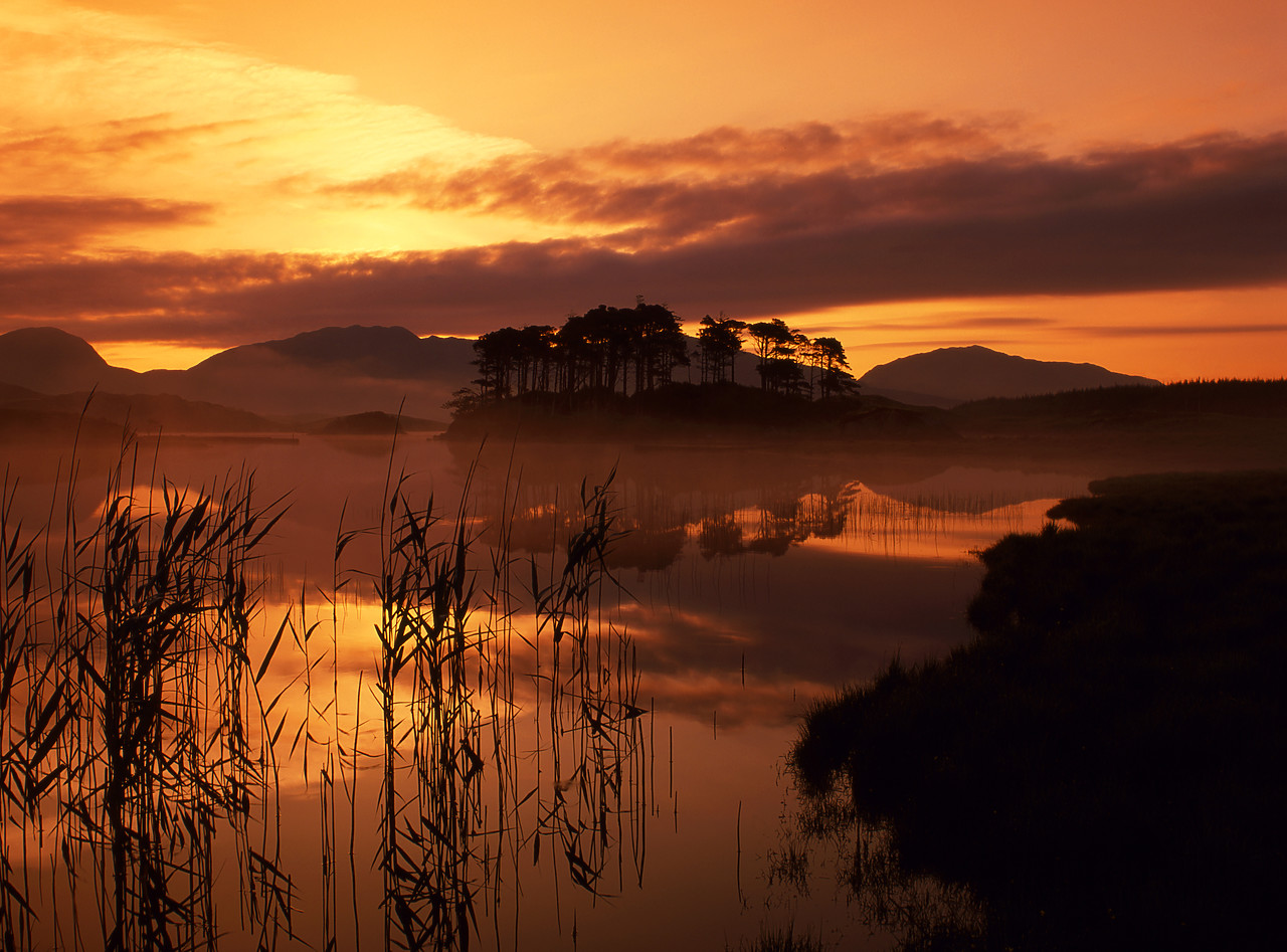 #990261-1 - Derryclare Lough at Sunrise, Connemara, Co.Galway, Eire