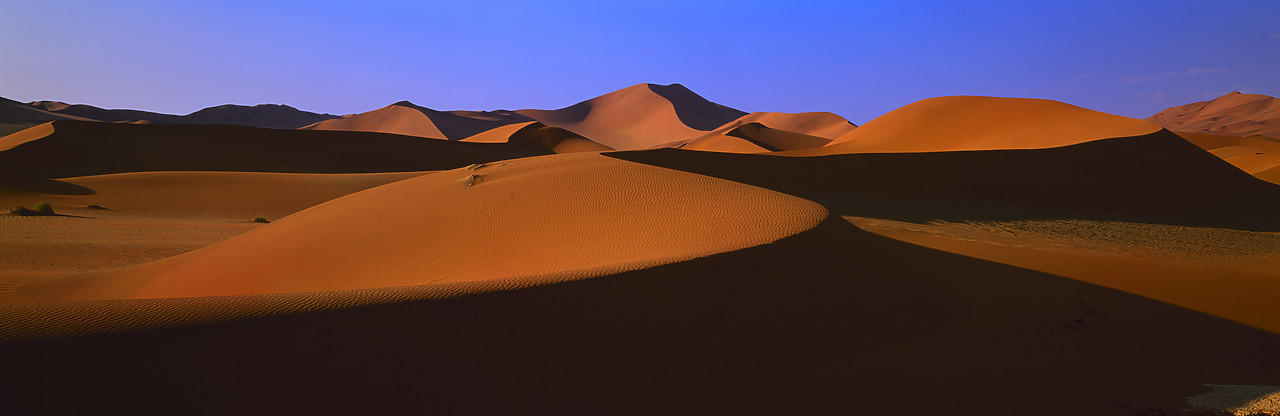 #010059-1 - Sand Dunes, Sossusvlei, Namibia, Africa
