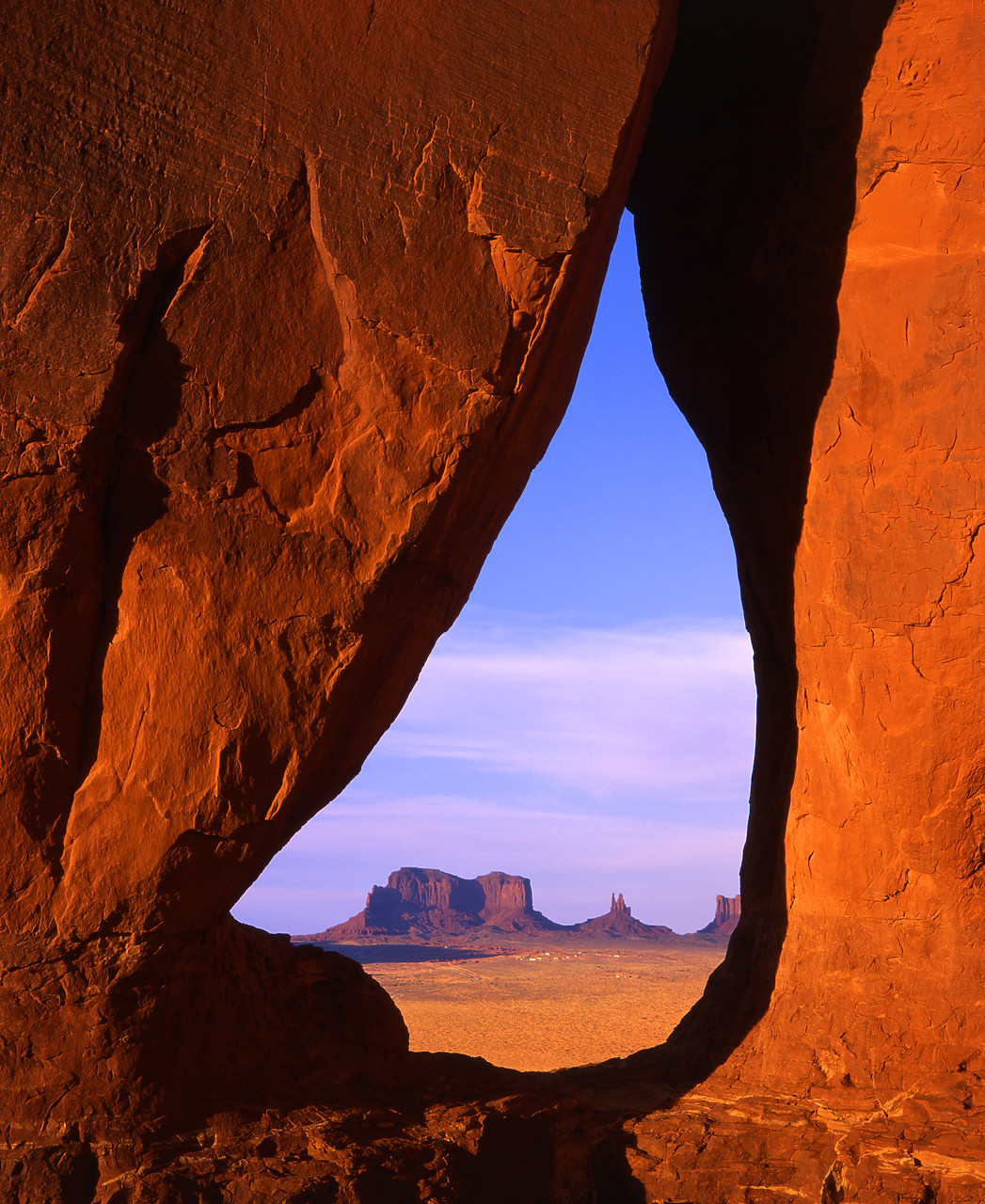 #020212-1 - Tear Drop Arch, Monument Valley Tribal Park, Arizona, USA