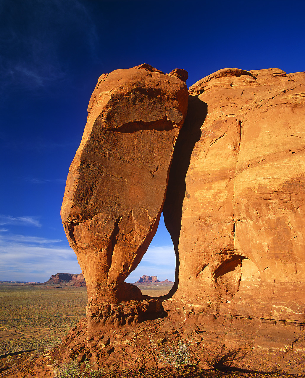 #020213-3 - Teardrop Arch, Monument Valley, Arizona, USA
