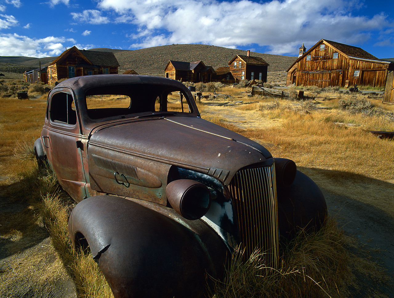 #020751-1 - Rusty Car, Bodie Ghost Town State Park, California, USA