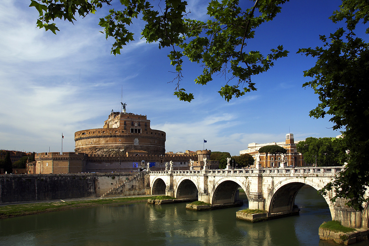 #060425-1 - Castel St. Angelo & Bridge over River Tiber, Rome, Italy
