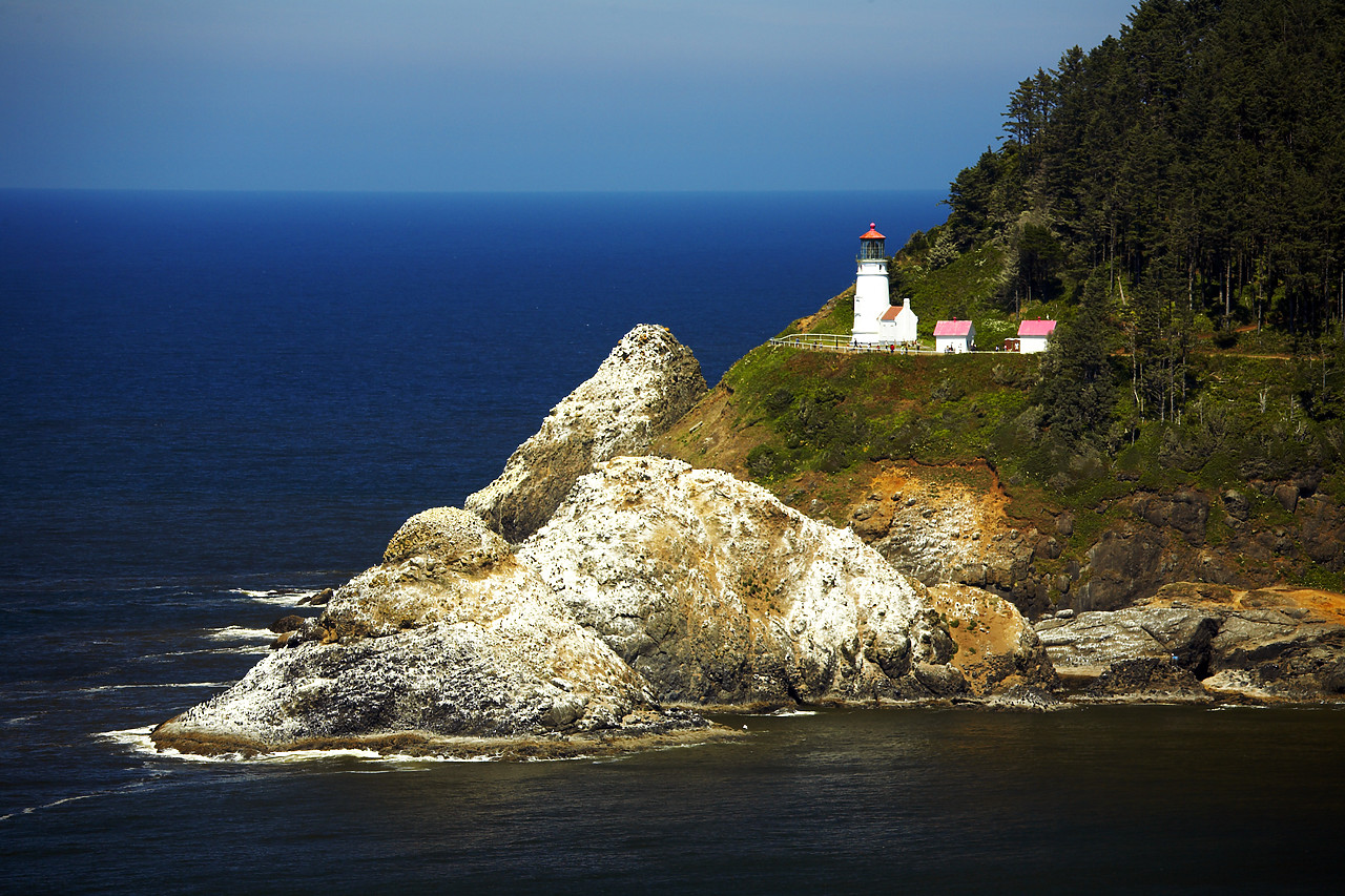 #070370-1 - Heceta Head Lighthouse, Oregon,. USA