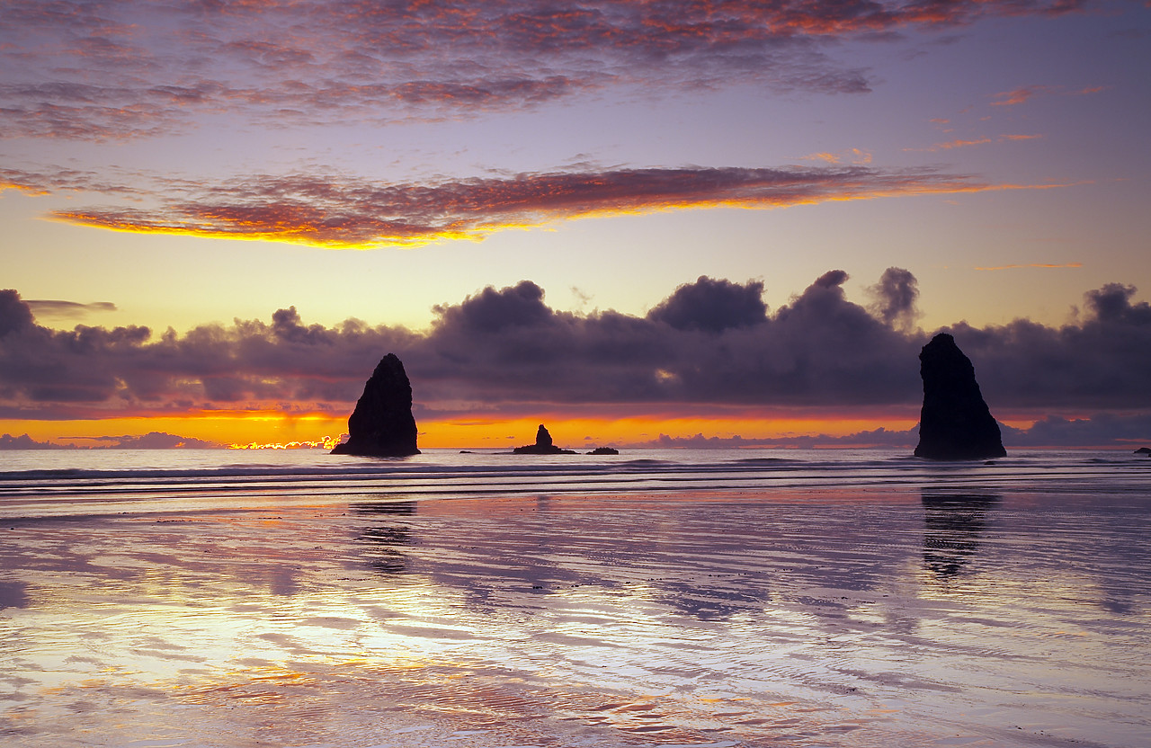#070385-1 - Cannon Beach at Sunset, Oregon, USA