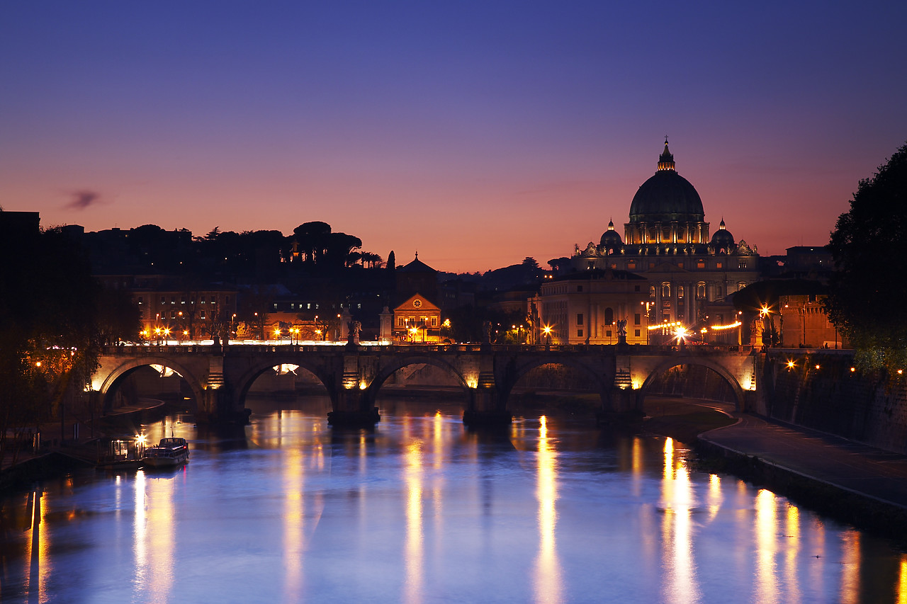 #070529-1 - Twilight over River Tiber, Rome, Italy