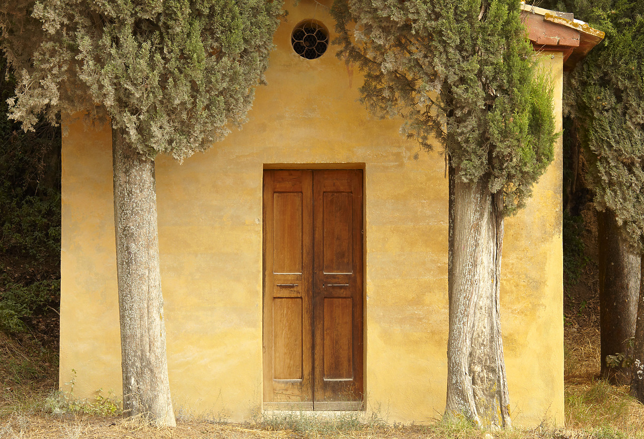 #090182-1 - Chapel & Cypress Trees, Lucignano d'Asso, Tuscany, Italy