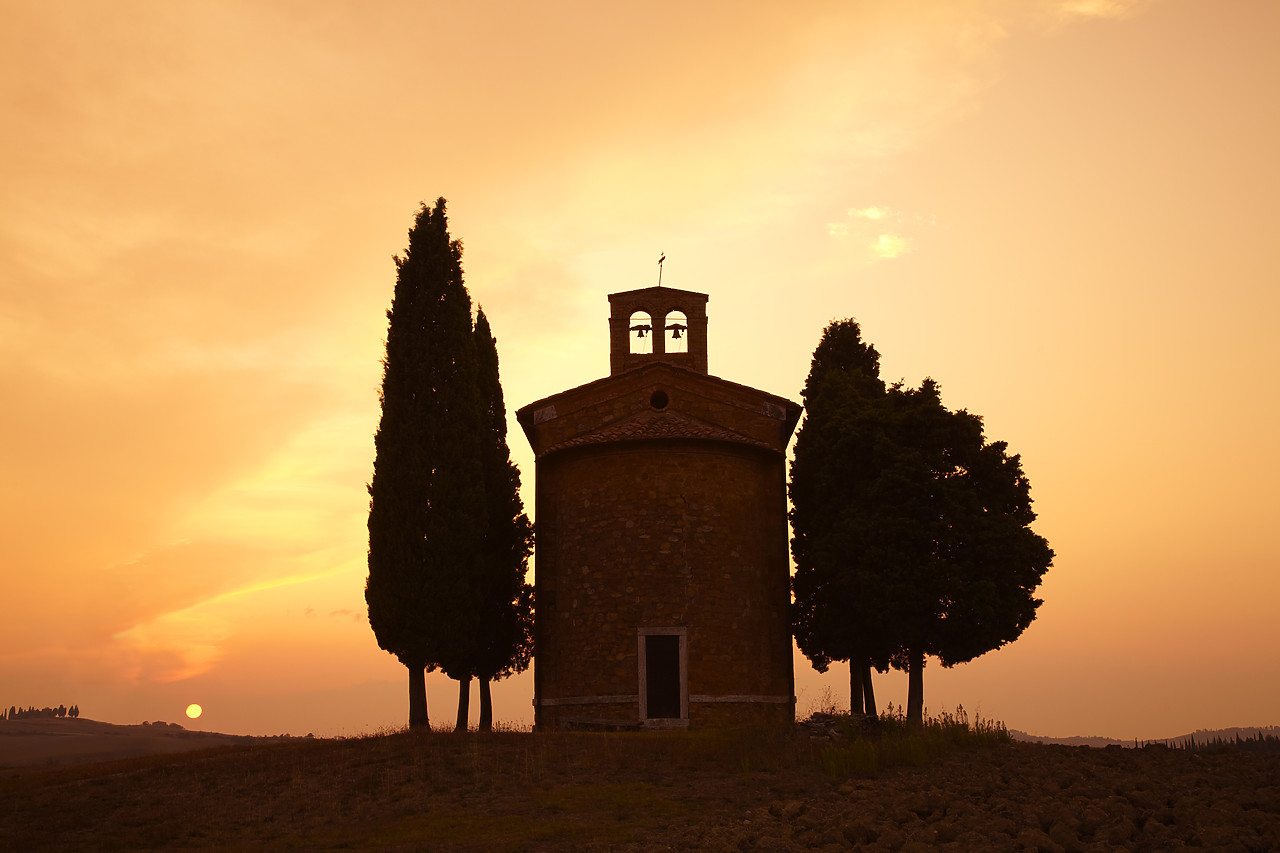#090208-1 - Chapel Madonna di Vitaleta at Sunset, Val d' Orcia, Tuscany, Italy