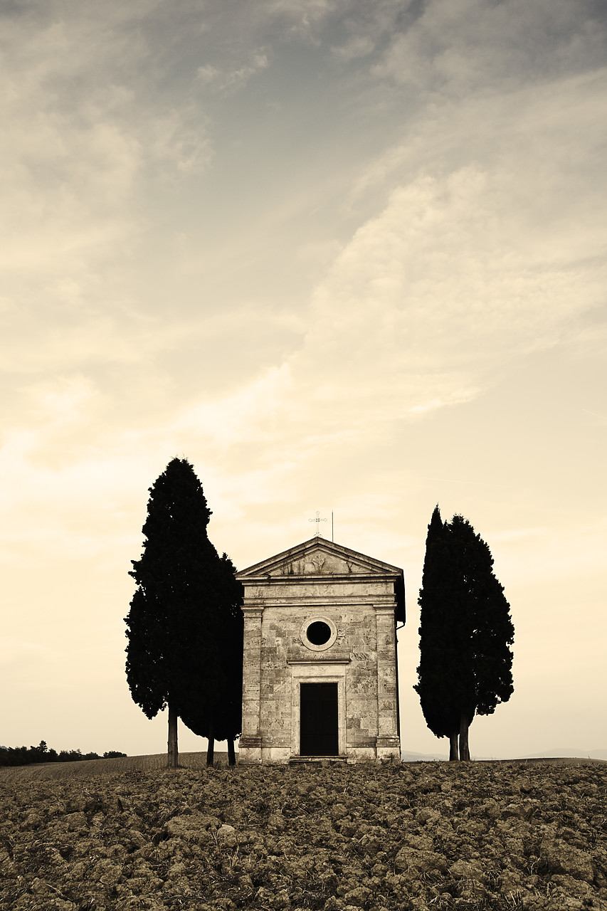 #090227-2 - Chapel Madonna di Vitaleta, Val d' Orcia, Tuscany, Italy