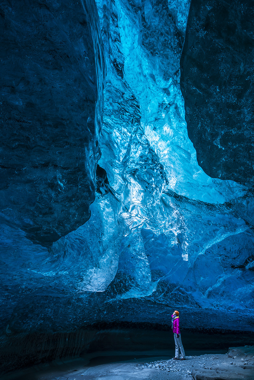 #140039-2 - Exploring a Glacial Ice Cave, Iceland