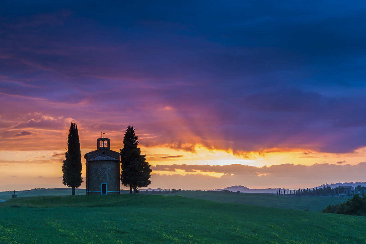 #140180-1 - Chapel Madonna di Vitaleta at Sunset, Val d'Orcia, Tuscany, Italy