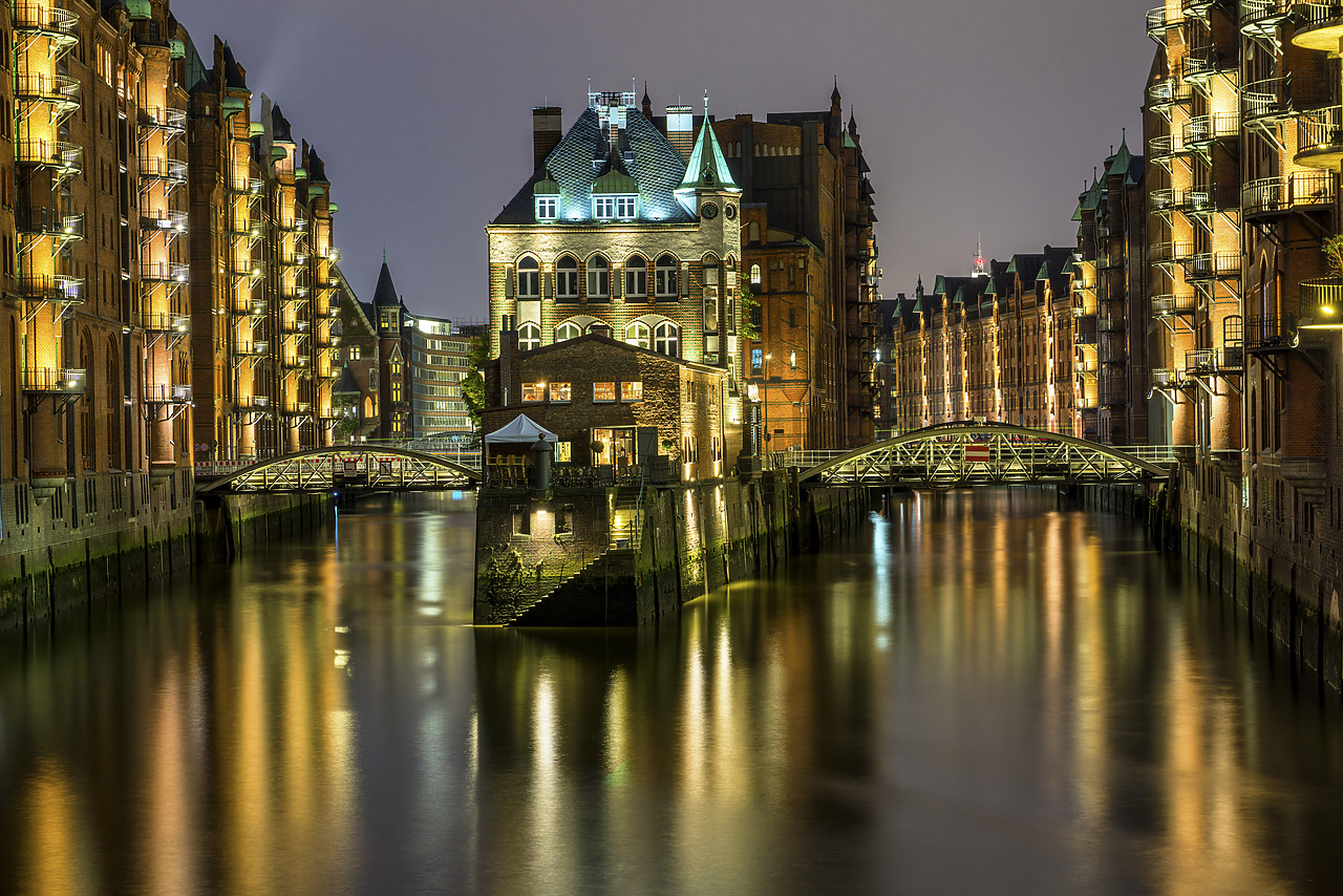 #140354-1 - Wasserschloss at Night, Speicherstadt, Hamburg, Germany