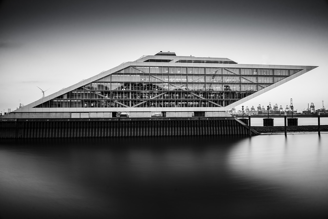 #140355-1 - Docklands, Hamburg, Germany