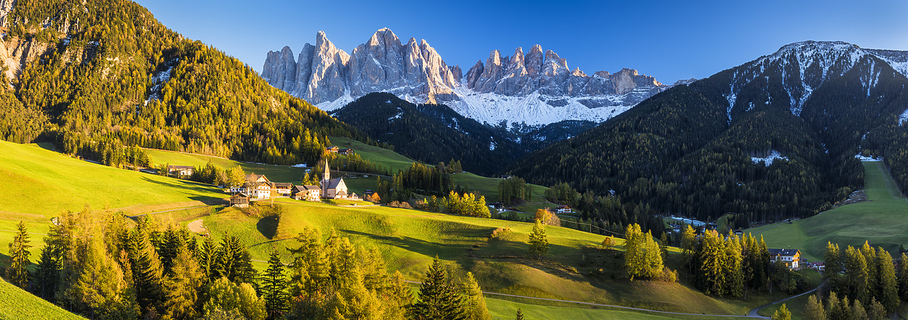 #140368-3 - St. Magdalena in Autumn, Val di Funes, Dolomites, South Tyrol, Italy
