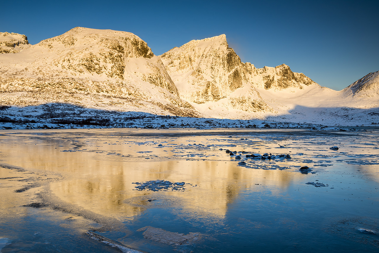 #150181-1 - Frozen Flakstadpollen, Lofoten Islands, Norway