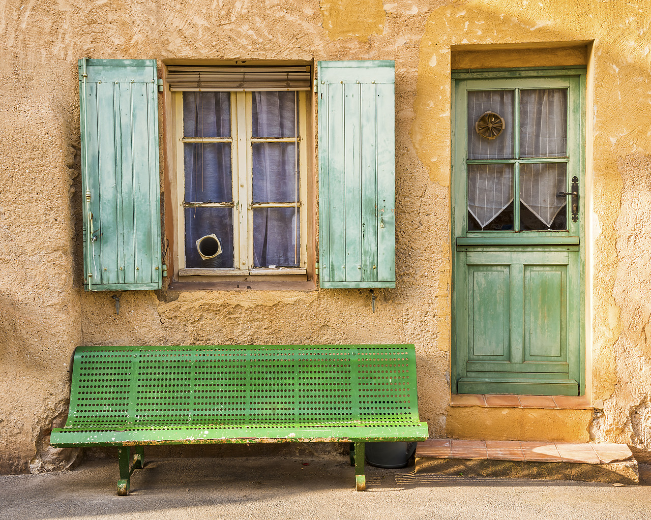 #150340-1 - Green Door, Bench & Shutters, Roussillon, Provence, France
