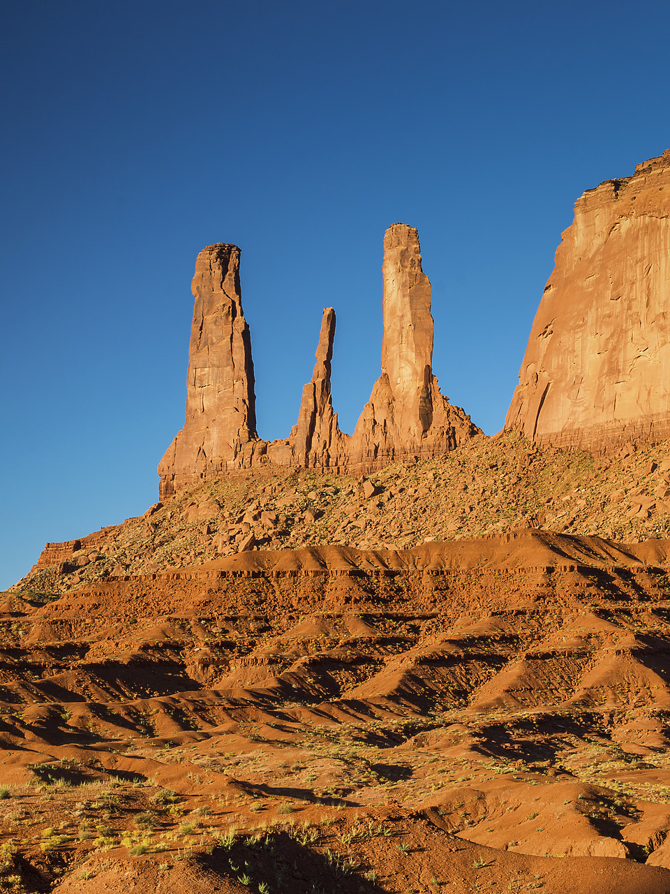 #150420-2 - Three Sisters Butte, Monument Valley Tribal Park, Arizona, USA