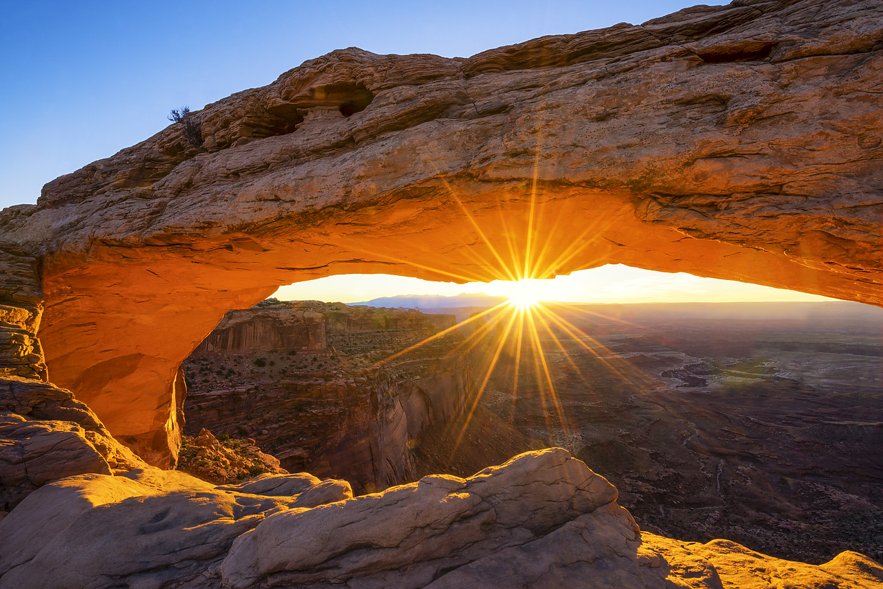 #150438-1 - Mesa Arch at Sunrise, Canyonlands National Park, Utah, USA