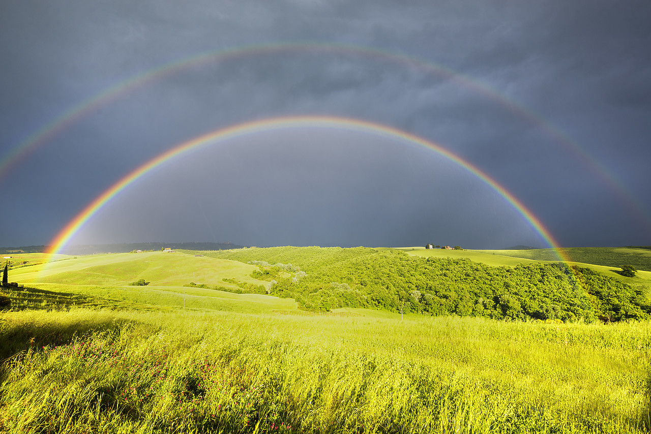 #160014-1 - Double Rainbow over Val d'Orcia, Tuscany, Italy