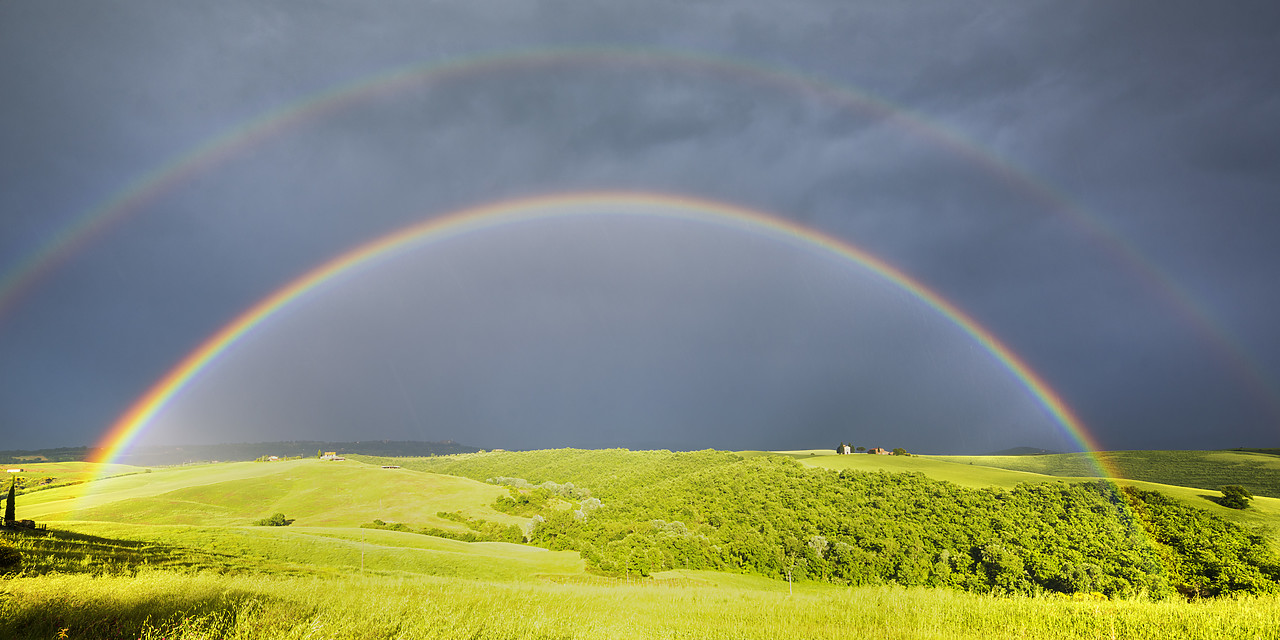 #160014-2 - Double Rainbow over Val d'Orcia, Tuscany, Italy