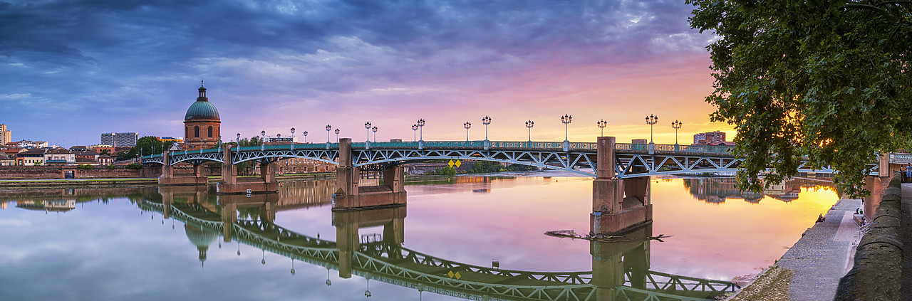 #160321-1 - Pont St. Pierre at Sunset, Toulouse, Languedoc, France