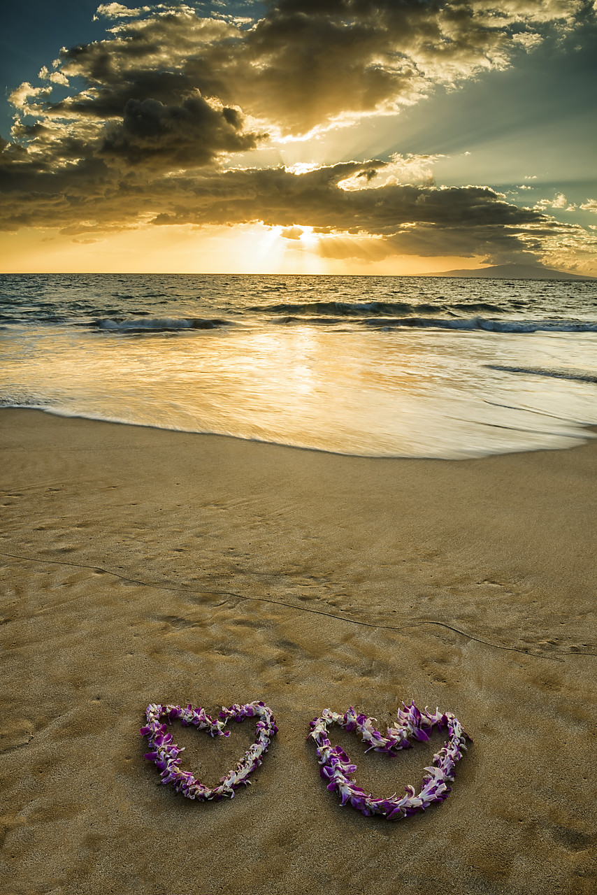 #170422-1 - Heart-shaped Leis at Sunset, Wailea Beach, Maui, Hawaii, USA