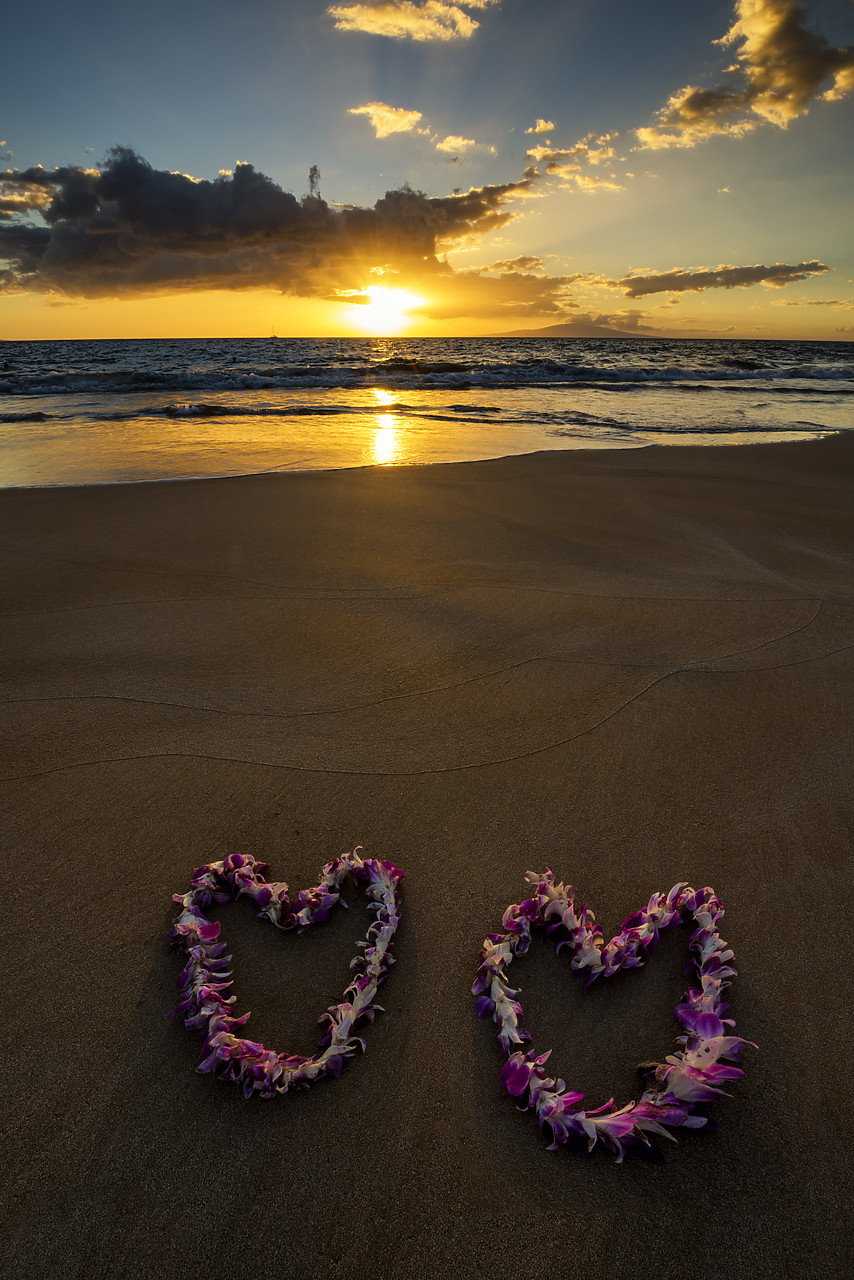 #170424-2 - Heart-shaped Leis at Sunset, Wailea Beach, Maui, Hawaii, USA