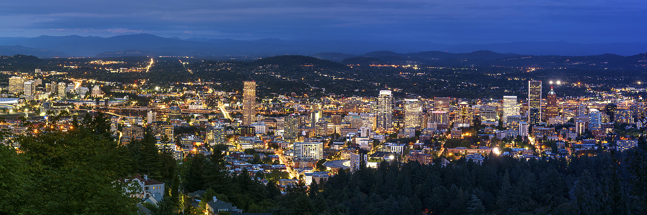 #170432-1 - View over Portland at Night, Oregon, USA