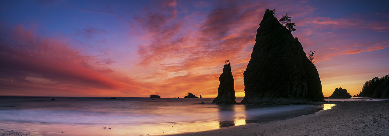 #170449-1 - Sunset at Rialto Beach, Olympic National Park, Washington, USA
