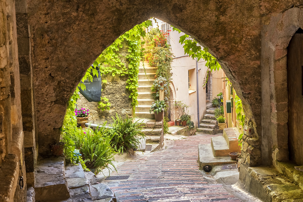 #170635-1 - Cobbled Pathway Through Arch, Roquebrune-Cap-Martin, Cote D'Azur, France