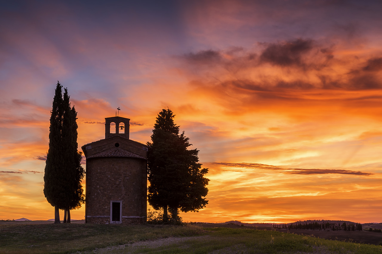 #170753-1 - Chapel Madonna di Vitaleta at Sunset, Val d'Orcia, Tuscany, Italy