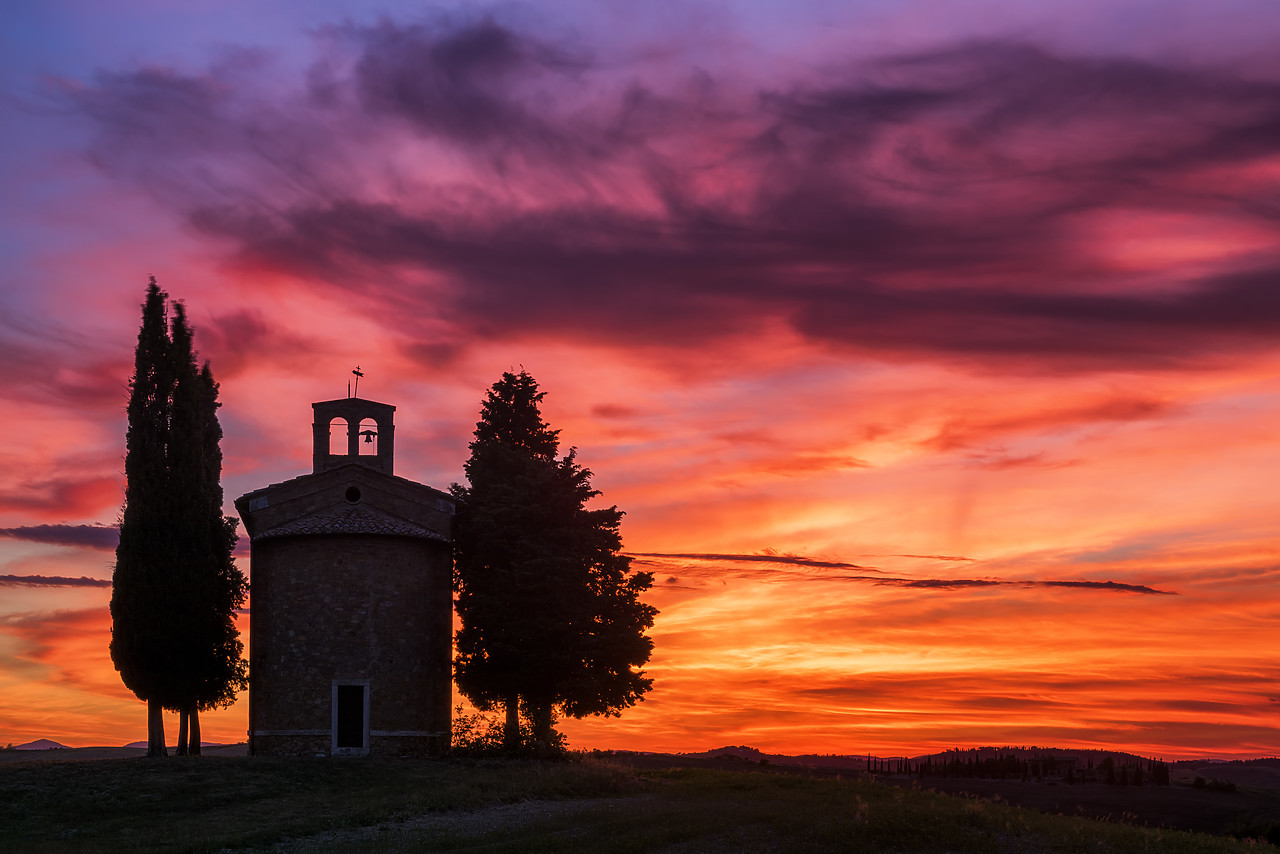 #170754-1 - Chapel Madonna di Vitaleta at Sunset, Val d'Orcia, Tuscany, Italy