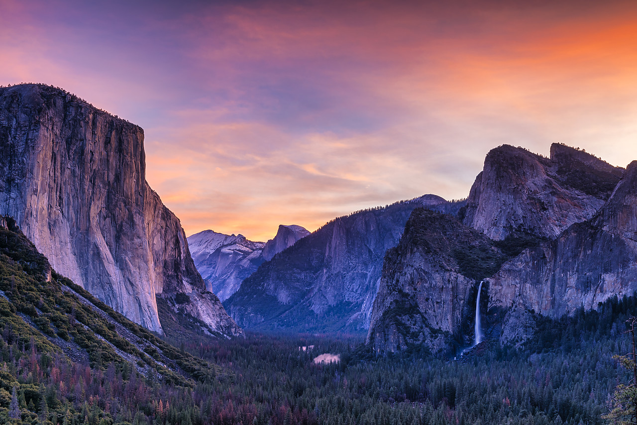 #180014-1 - Sunrise from Tunnel View, Yosemite National Park, California, USA
