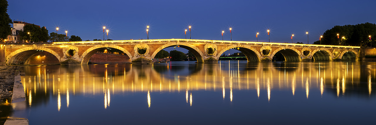 #180276-1 - Pont Neuf Bridge Over River Garonne at Night, Toulouse, Occitaine, France