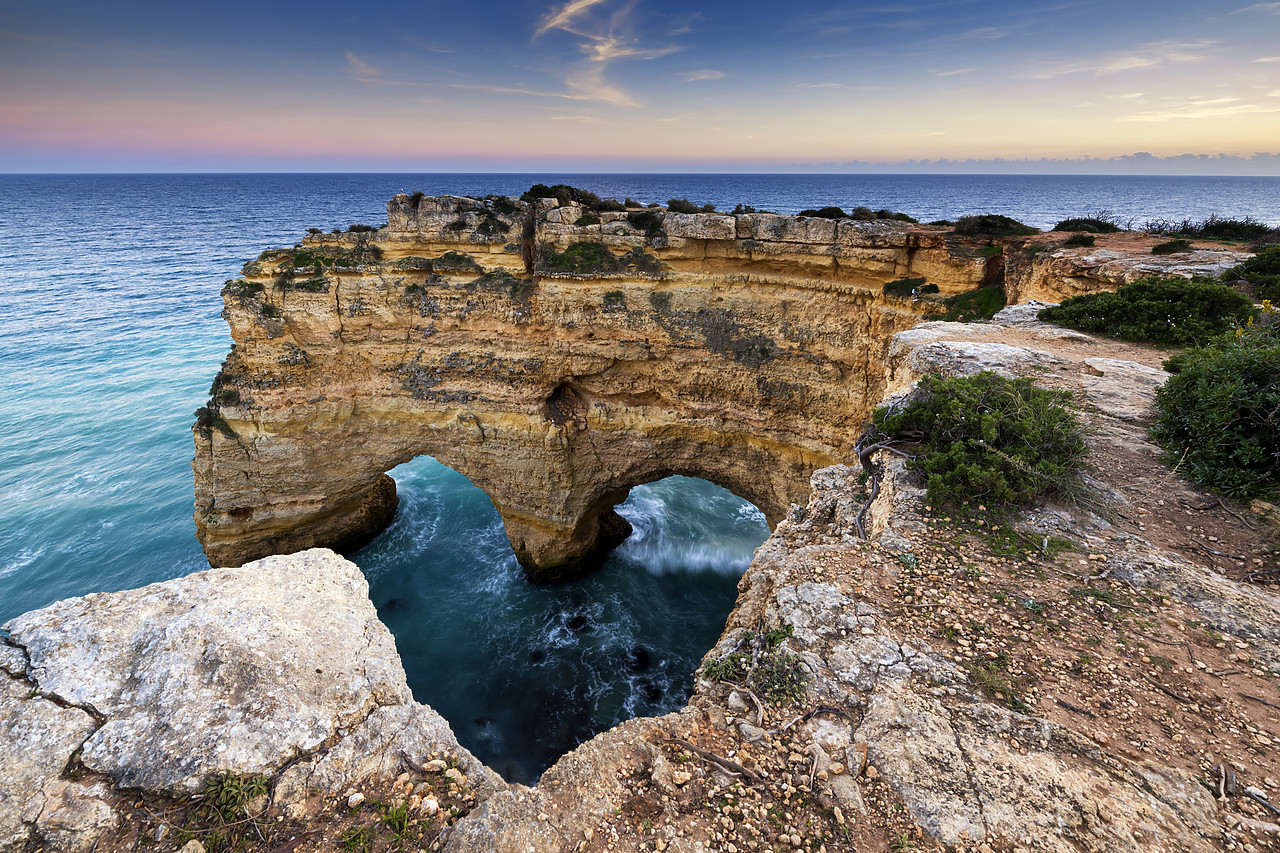 #190028-1 - Heart Arch, Praia de Marinha, Caramujeira, Lagoa, Algarve, Portugal