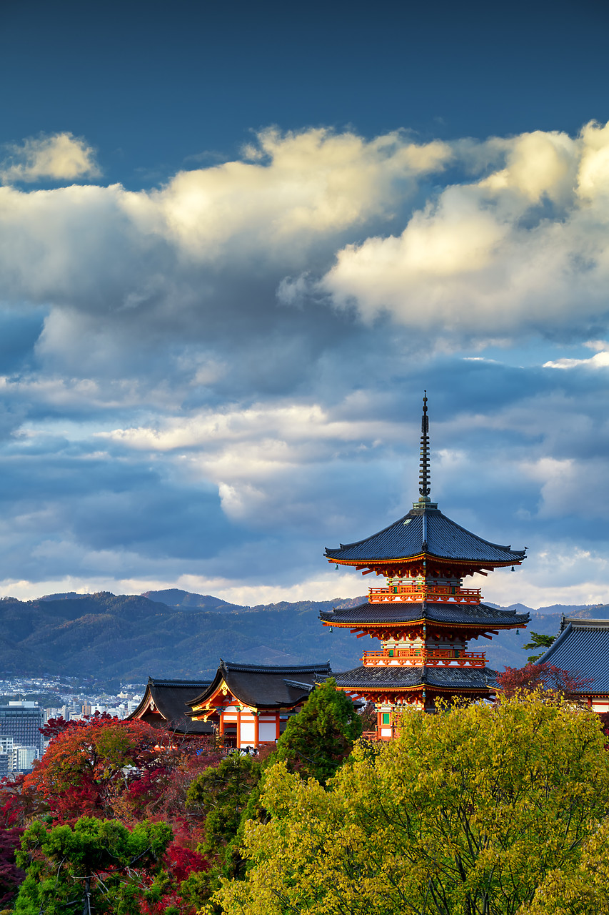 #190681-1 - Sanjunoto pagoda of Kiyomizu-dera  Temple in Autumn, Higashiyama, Kyoto, Japan