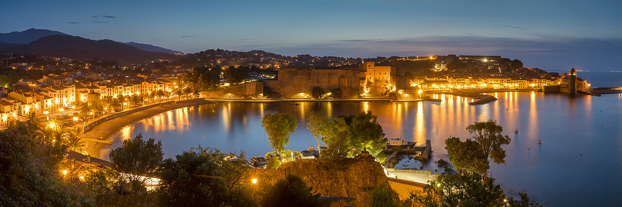 #220249-1 - View over Collioure at Night, Pyrenees Orientales, Occitanie Region, France
