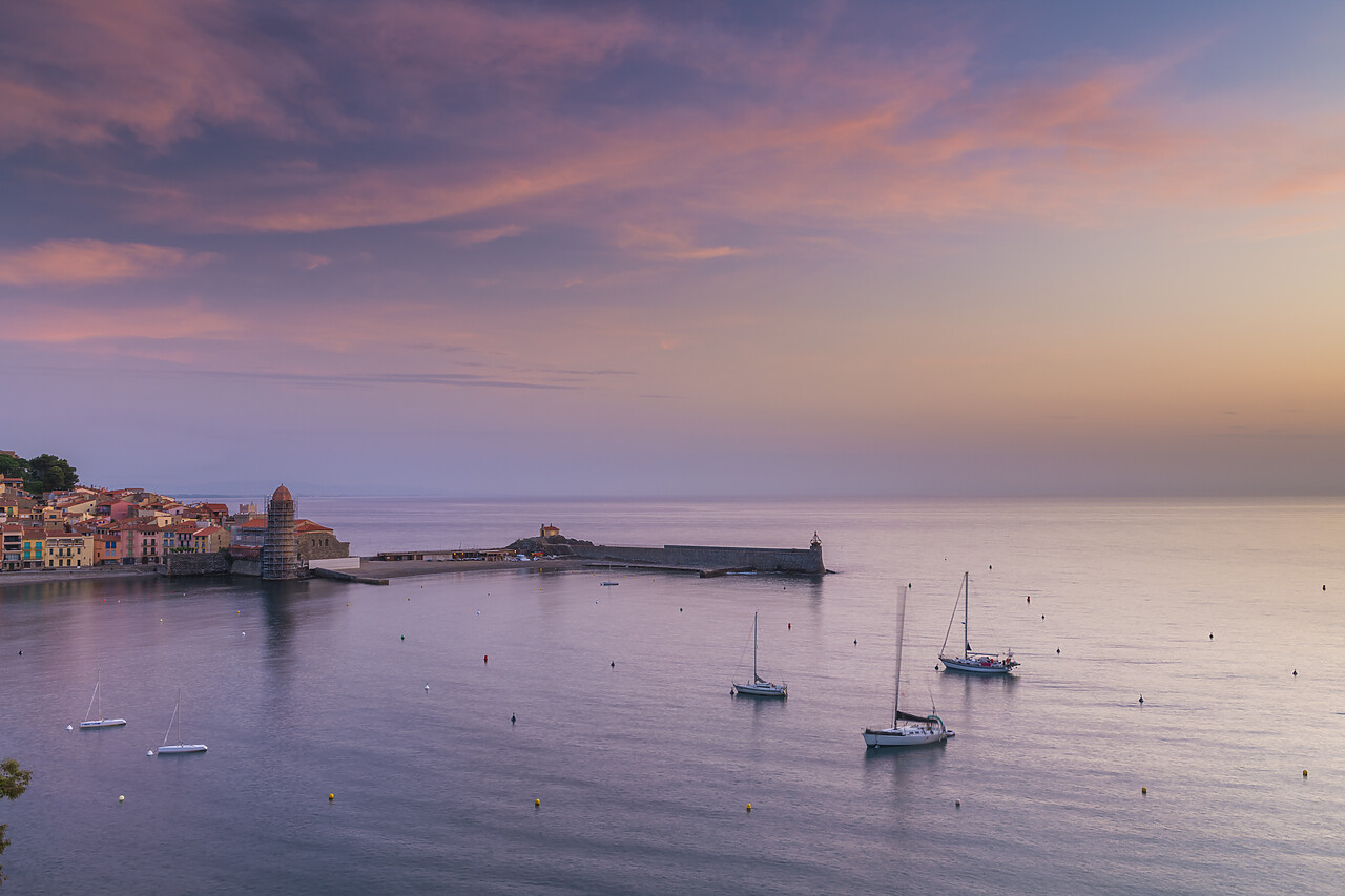 #220250-1 - Collioure Bay at Sunrise, Pyrenees Orientales, Occitanie Region, France