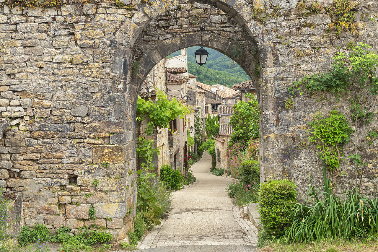 #220288-1 - Medieval Gate, Bruniquel, Tarn-et-Garonne, Occitanie, France