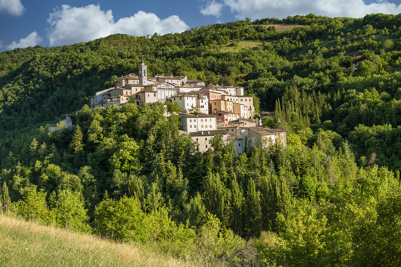 #220358-1 - View over Preci, Umbria, Italy