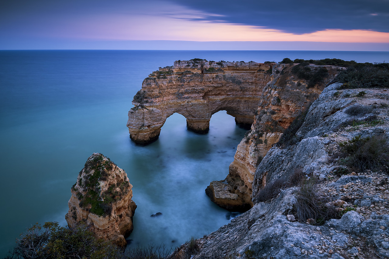 #400004-1 - Double Sea Arch, Praia da Marinha, Caramujeira, Lagoa, Algarve Portugal